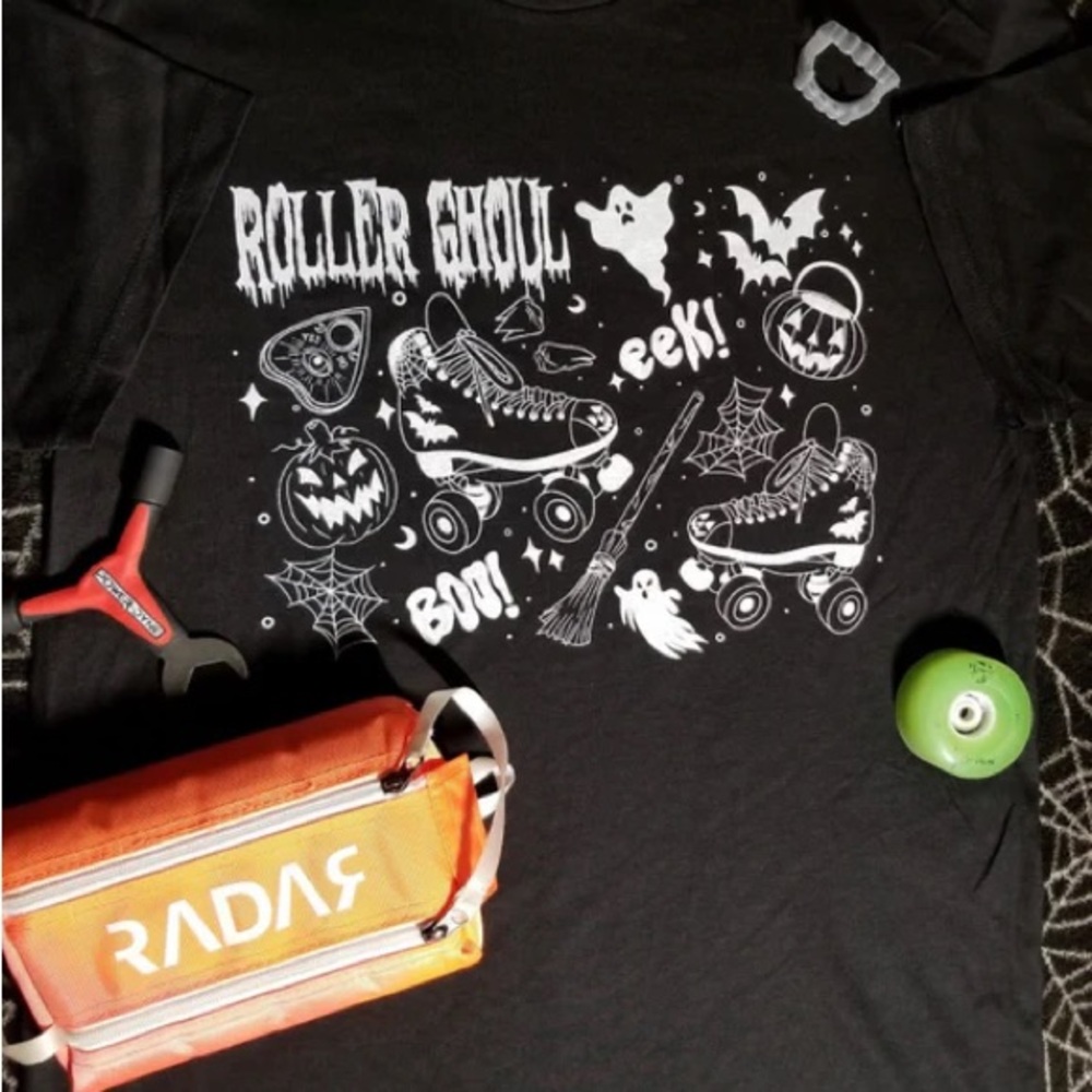 CRAFTSYLVANIA Roller Ghoul Shirt Black Graphic Tee Halloween Spooky Roller Derby